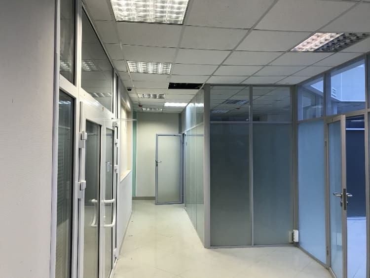 blocks/5March2023-15:56/ofisnye-dveri-2 750х560.jpg